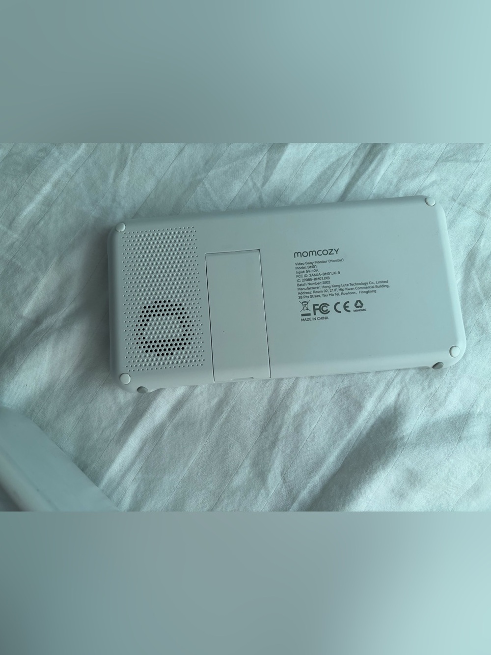 Momcozy Camera Monitor - Picture 3 of 4